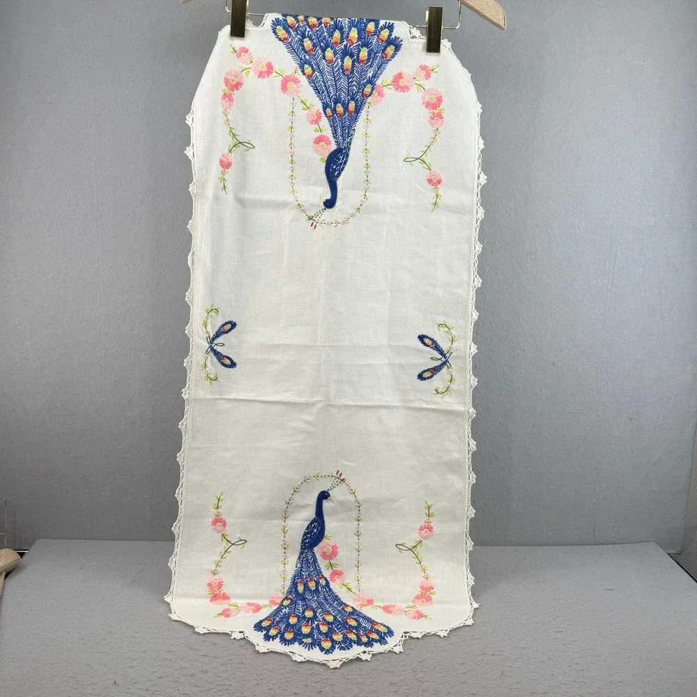Vintage Hand Embroidered Peacock Table Runner‎ White Lace Trim Floral 41x17